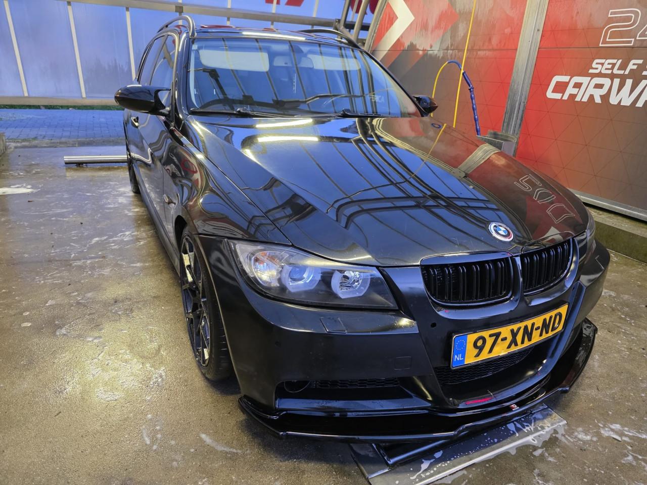 Bmw 320i e91 met panorama.