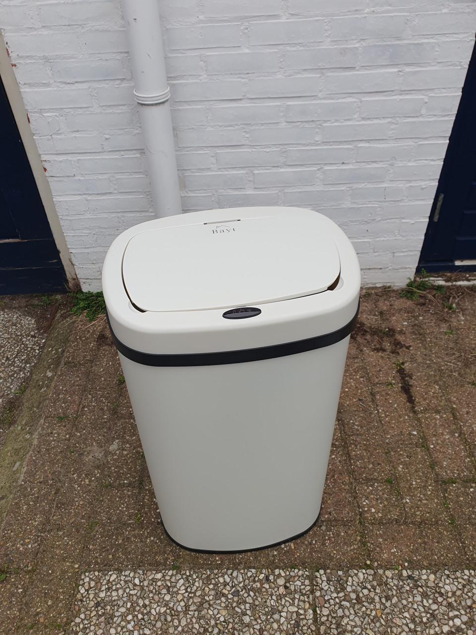 Bayt prullenbak met sensor – 60 L wit |