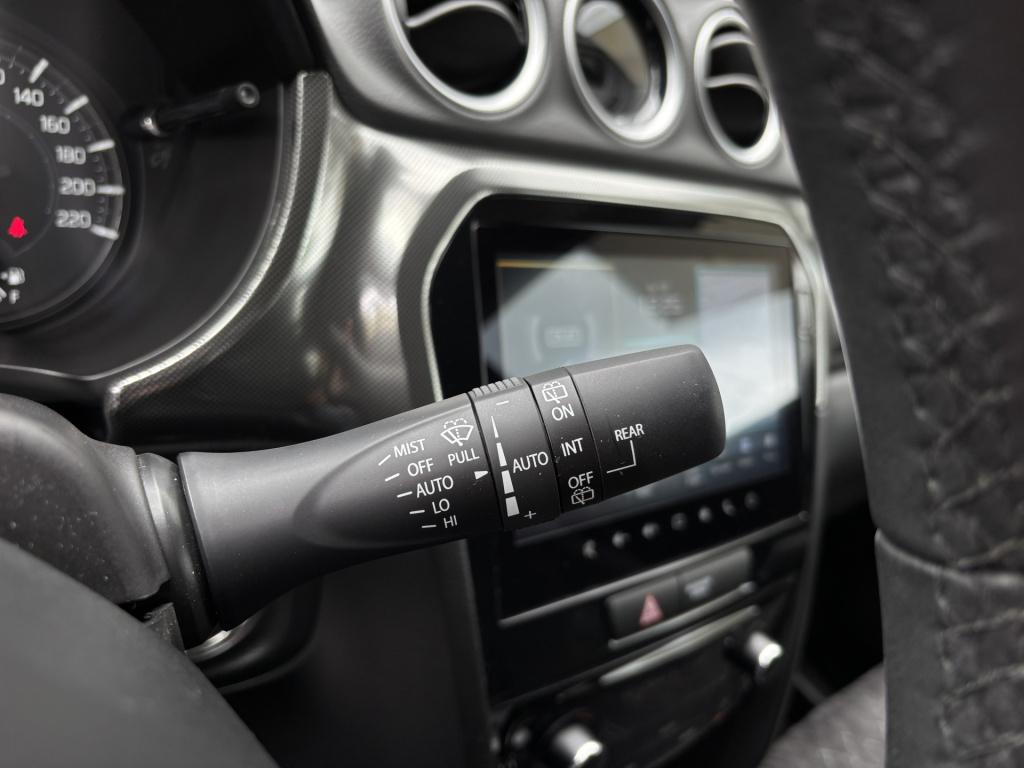 Suzuki Vitara 1.4 boosterjet style smart hybrid