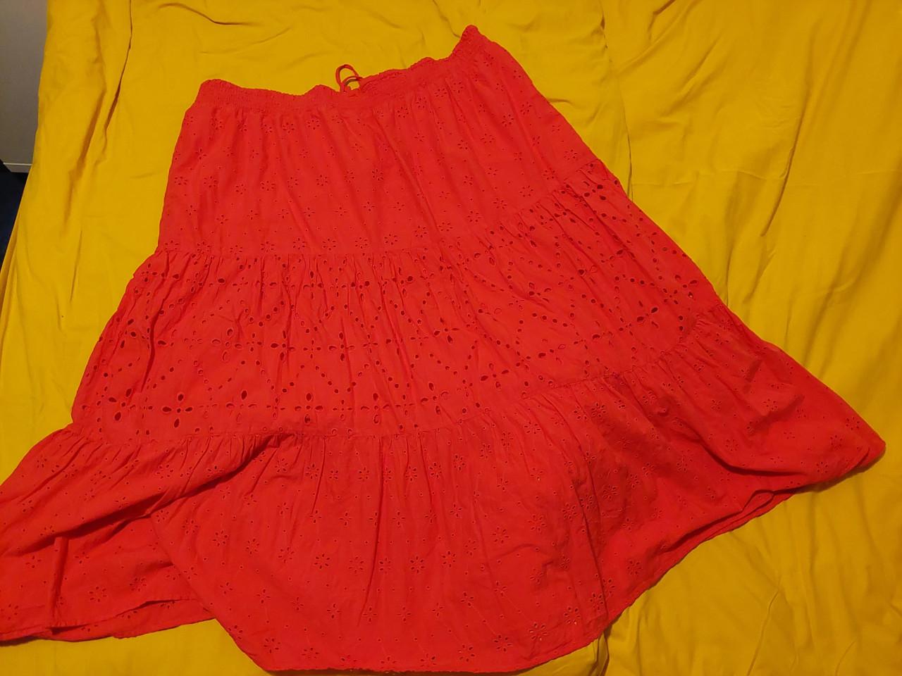 Rode maxi rok broderie, miljuschka 54-56 zgan