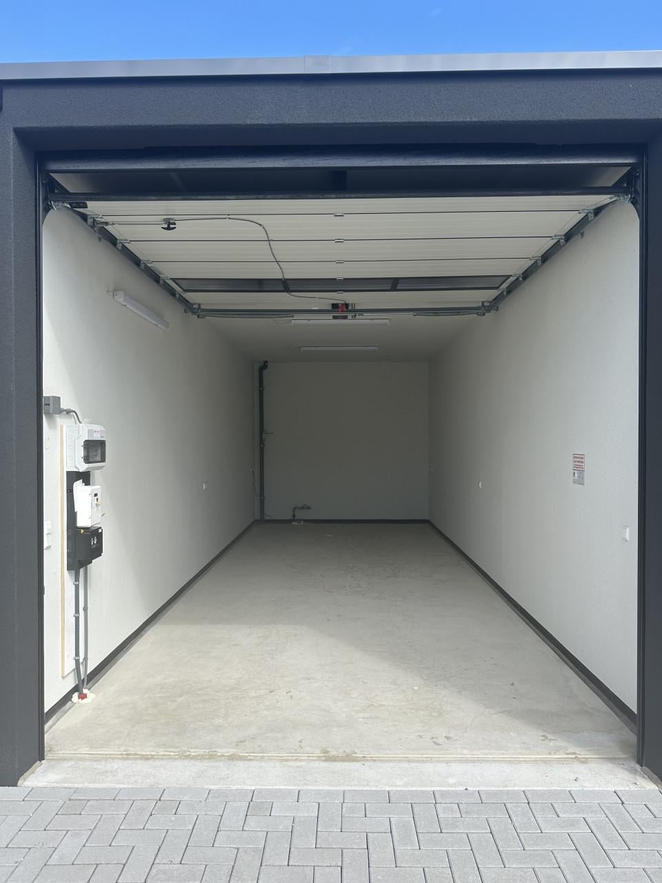Garagebox, nieuw! circa 10 x 3.8 x 3.8 meter. Sint-Annaland