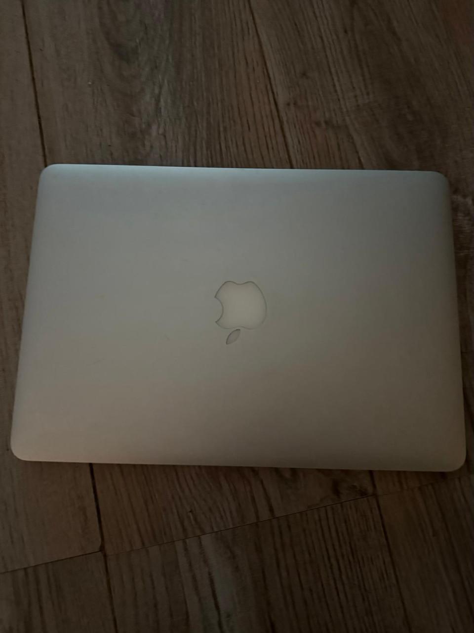 MacBook Pro 13" Retina (Early 2015) - i5, 8GB RAM