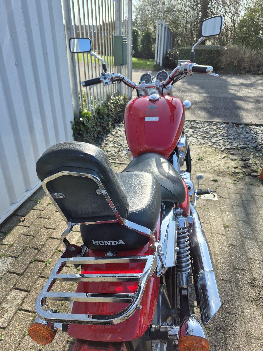 Honda Magna VF750c uit 1995