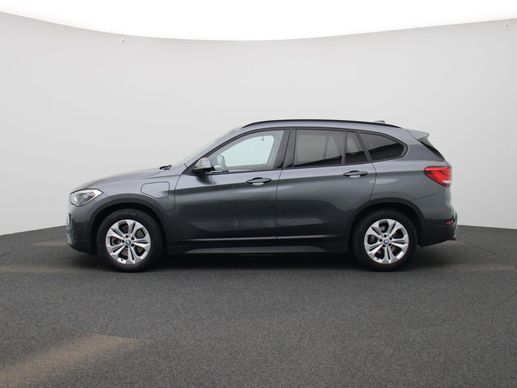 BMW X1 xdrive25e executive | automaat | lmv | parkeer sensoren | camera | c
