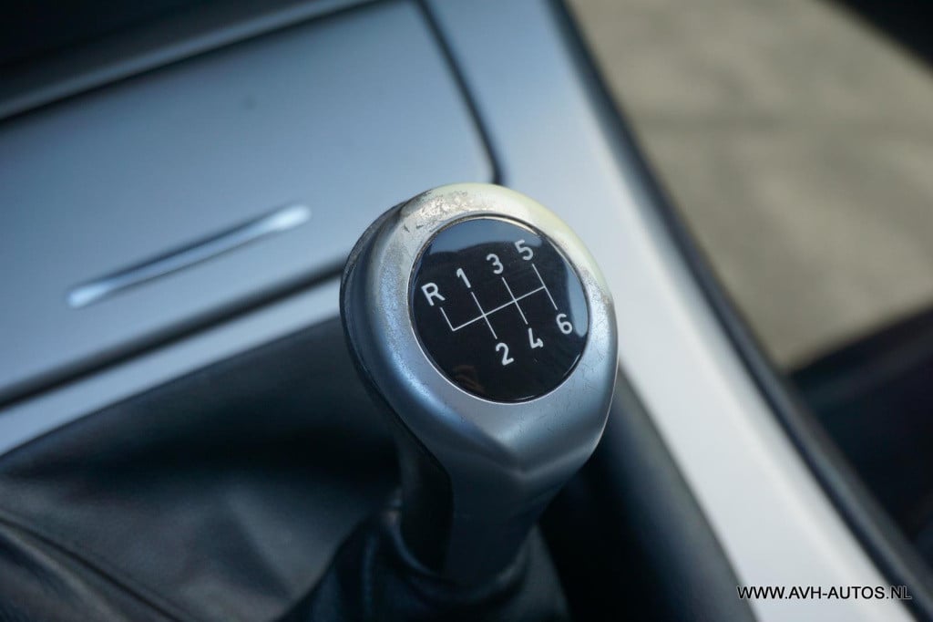 BMW 3-serie 318i high executive