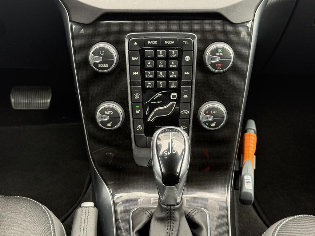 Volvo V40 t2 123pk aut6 polar+| navi| cruise| stoel.verw| led| pdc