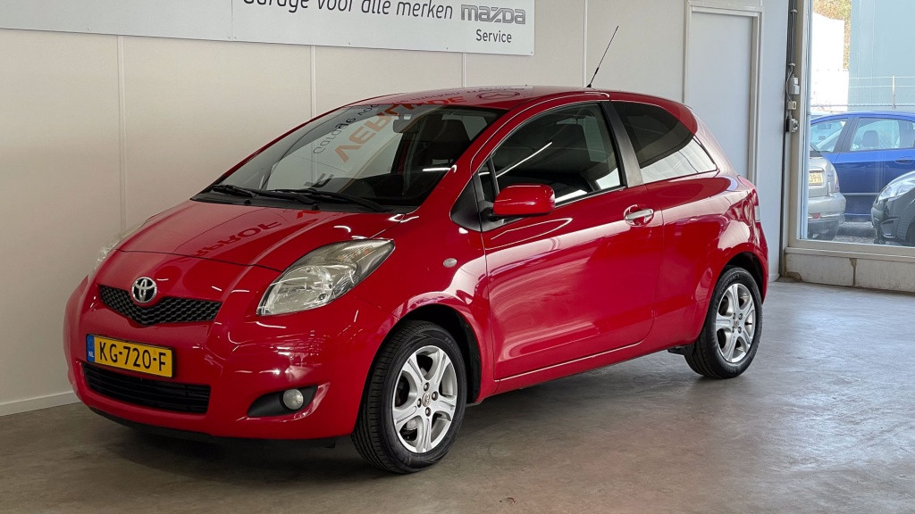 Toyota Yaris 1.0 vvti cool