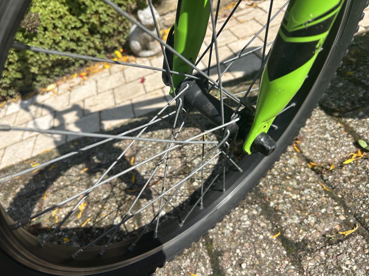 Jongensfiets Mountainbike B-Twin 6 speed, velgremmen. GOED!!
