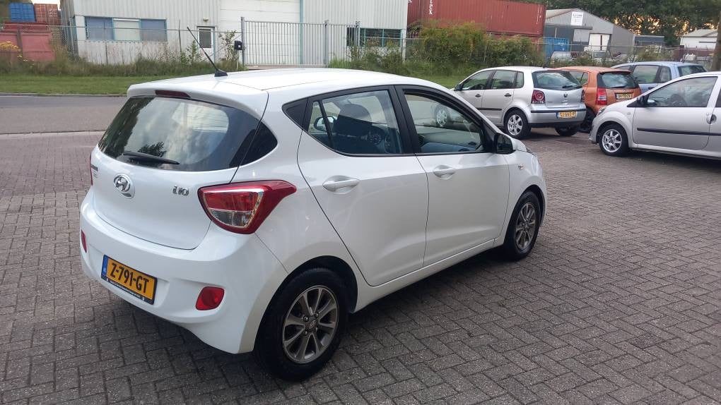 Hyundai I10 1.0 i I-Motion Comfort 5drs bj:2015 airco lm-velgen 103.000km