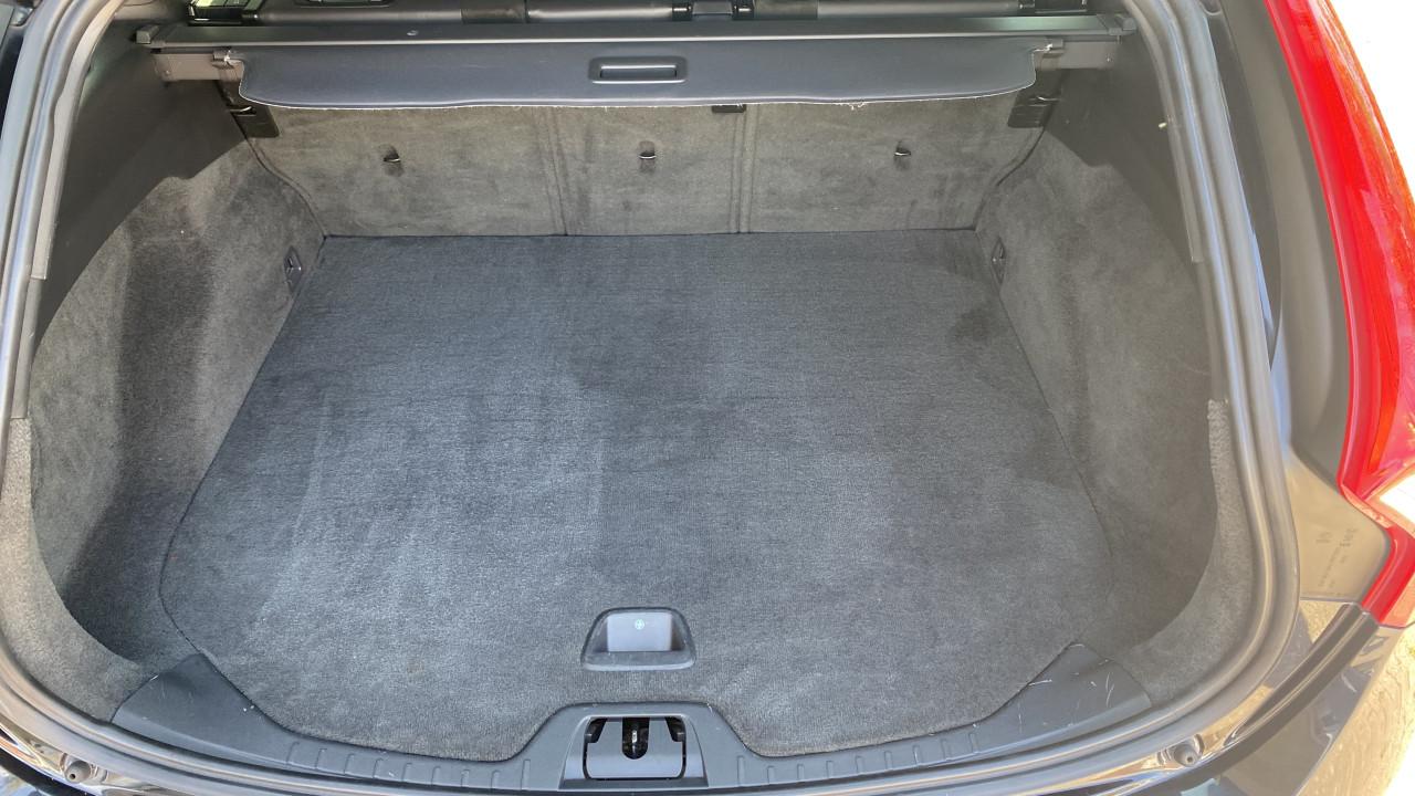 Volvo V60, T3 automaat, zwart