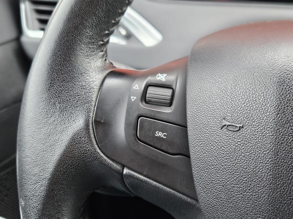 Peugeot 208 1.2 puretech style | cruisec.