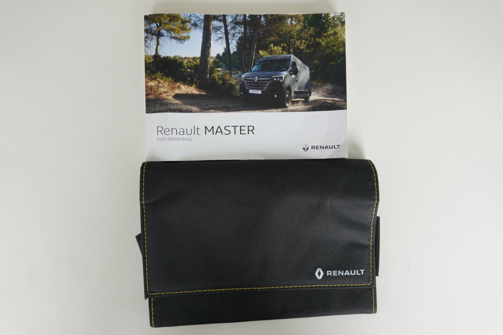 Renault Master t33 2.3 dci 135 l2h2 met laadklep