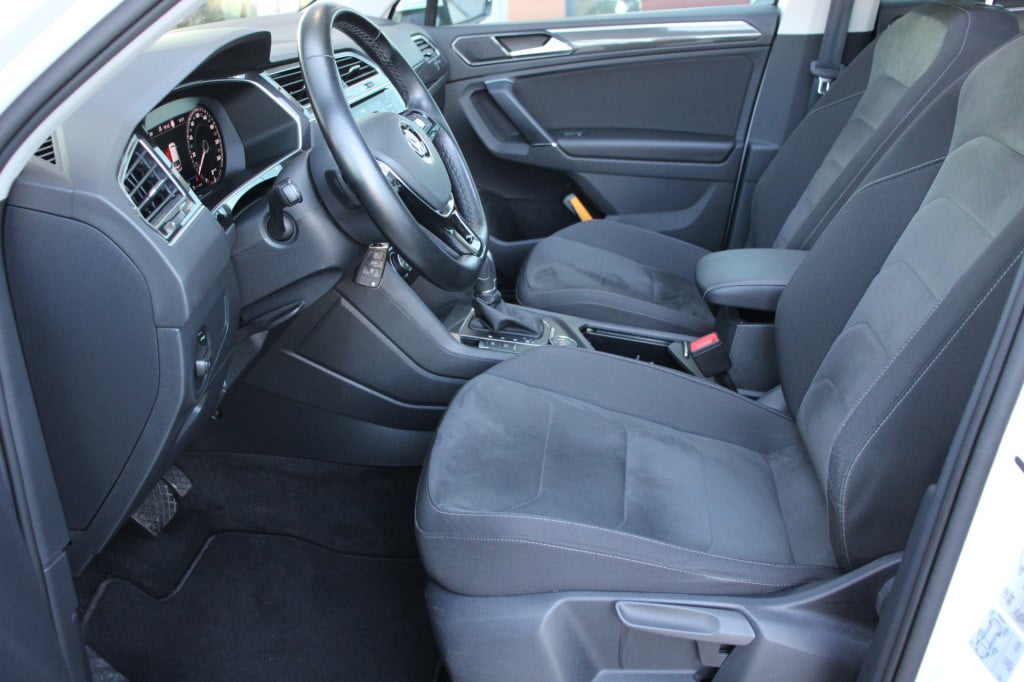 Volkswagen Tiguan 1.4 tsi 4motion r-line | pano | v.c. | acc | el. trekhaak