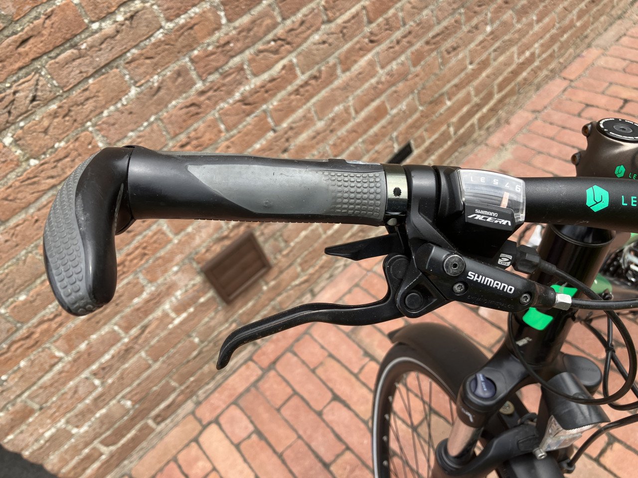 2x Cube Nature hybride fietsen (heren + dames) – Goed onderhouden