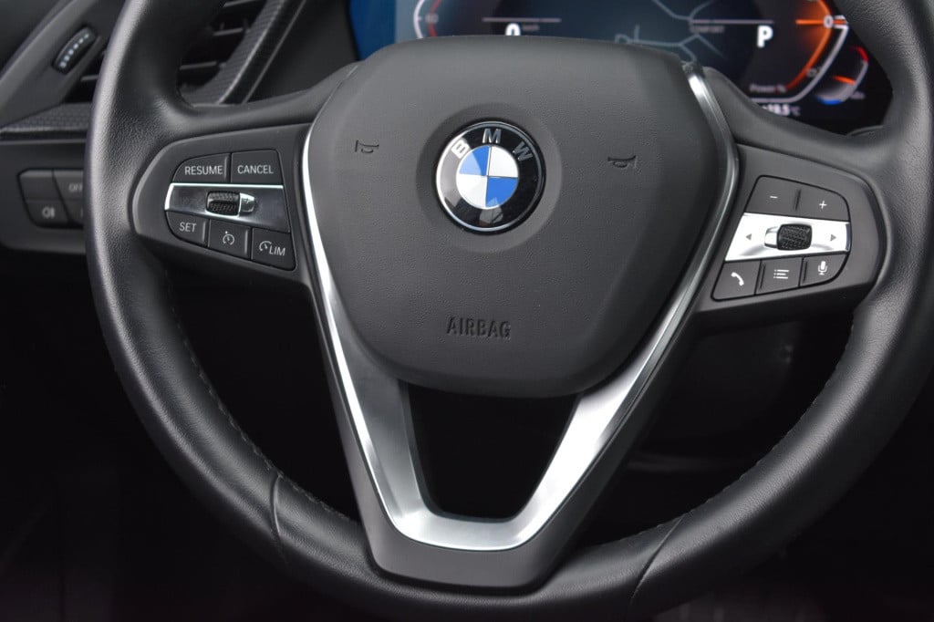 BMW 1 Serie 116i sportline | camera | apple carplay | android auto | nap | 