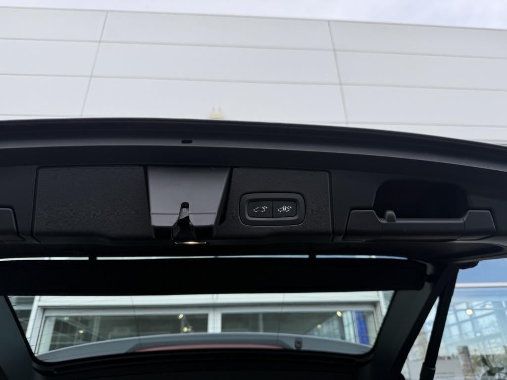 Volvo XC60 t6 340pk recharge r-design| adap.cruise| panodak| 22''lm| camera