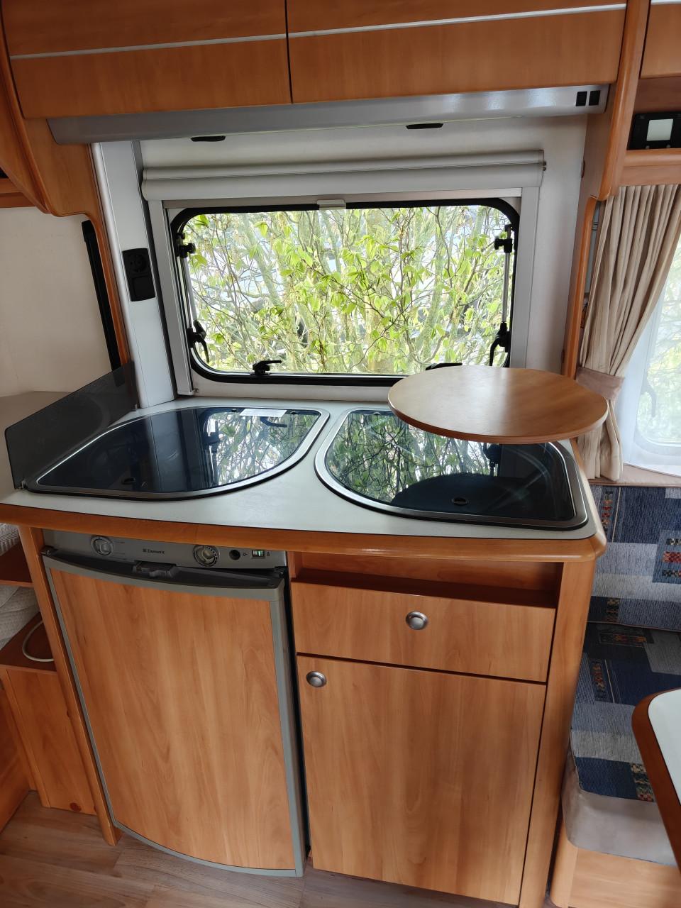 Caravan home car Racer 45 Space