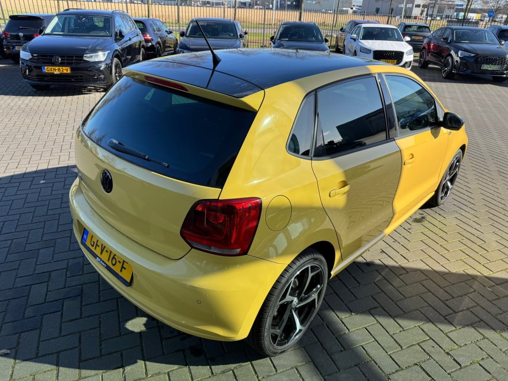 Volkswagen Polo 1.4-16v r-line * carplay * pdc * airco