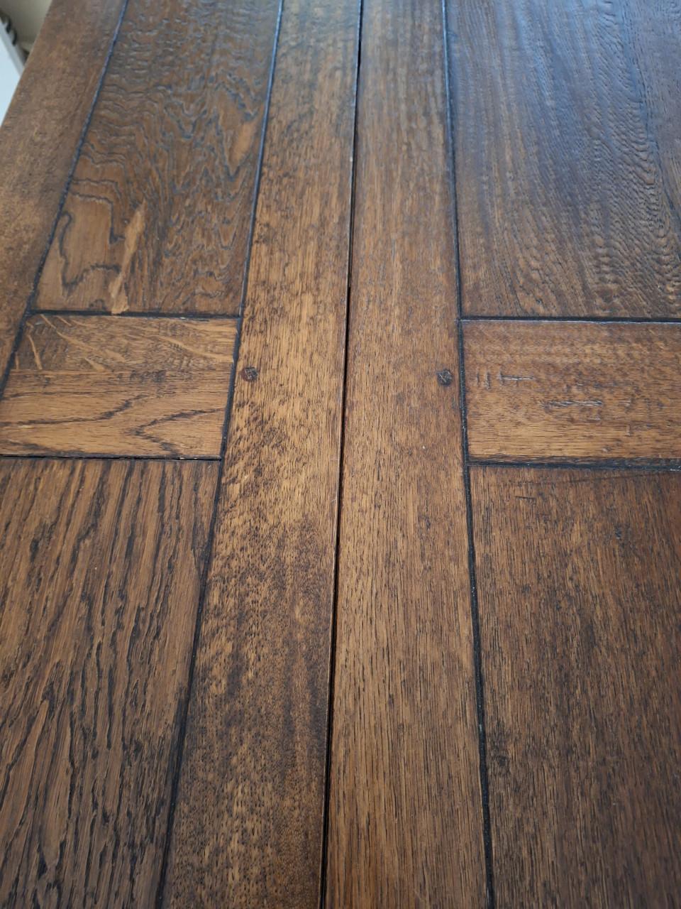 GERESERVEERD Eikenhouten eettafel