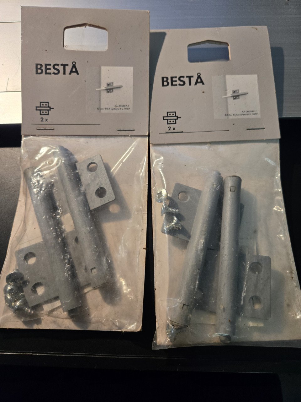 BESTÅ zachtsluitende/druk-open scharnieren van IKEA. Nieuw