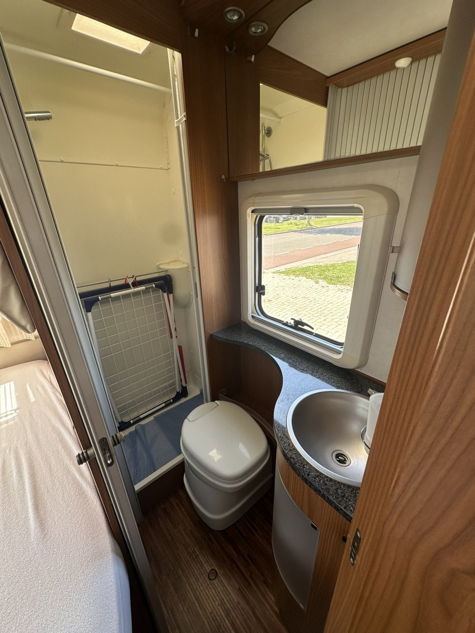Hymer Gold Edition T654SL – 2008 – 2.3 130 pk – 140.000 km – Frans bed