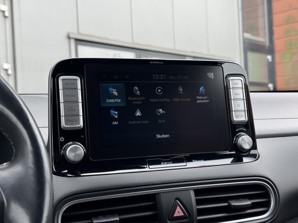 Hyundai Kona ev premium 64 kwh 3-fase lader | navigatie | stoelventilatie +