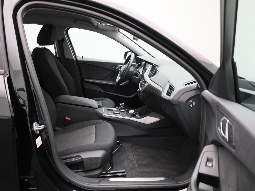 BMW 1 Serie 118i business edition | automaat | apple carplay / android auto