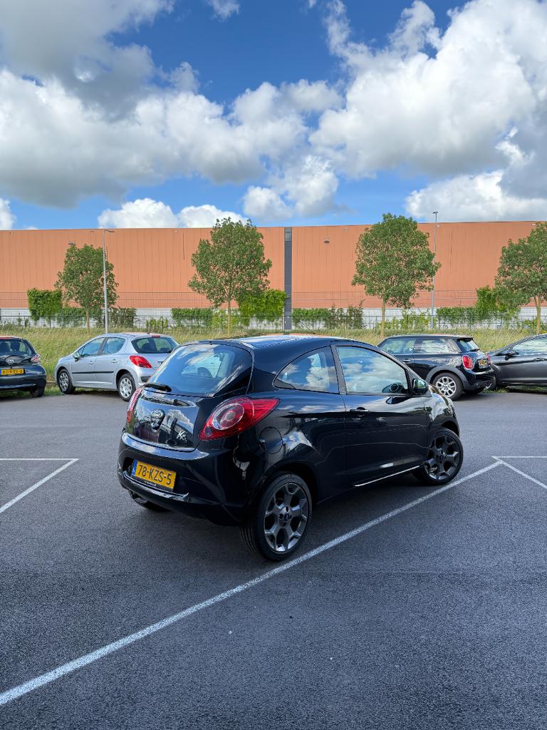 Ford KA 1.2 titanium - airco - nieuwe distributie