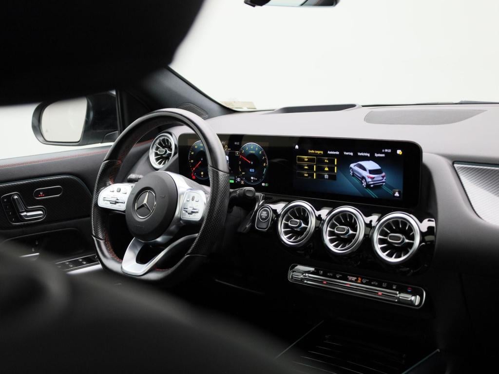 Mercedes-Benz Gla-klasse 250 e amg line premium plus | automaat | panorama 