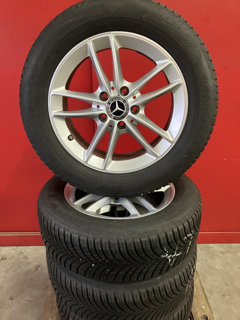 16 inch Mercedes velgenset met 4 seizoenbanden