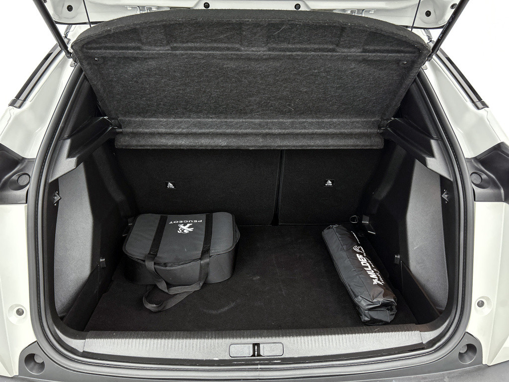 Peugeot E-2008 ev gt pack 50 kwh | rijklaar | trekhaak | panorama dak | sto