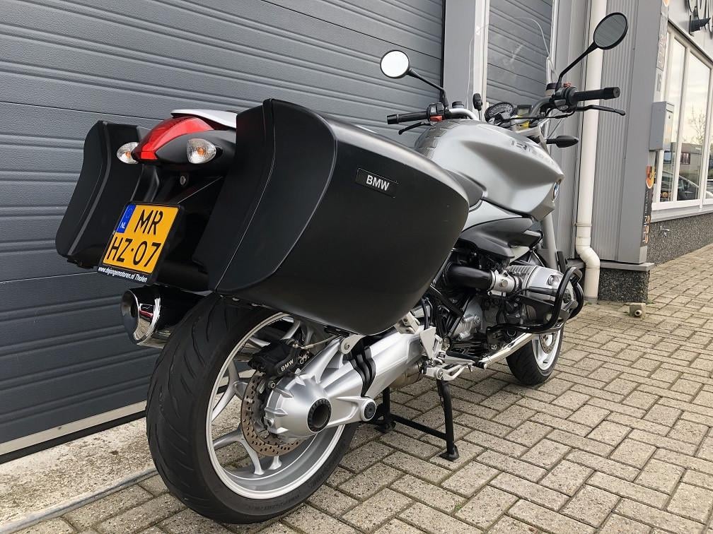 Mooie BMW R1200R uit 2007 met ABS, kofferset, valbeugel etc, rijklaar €4250