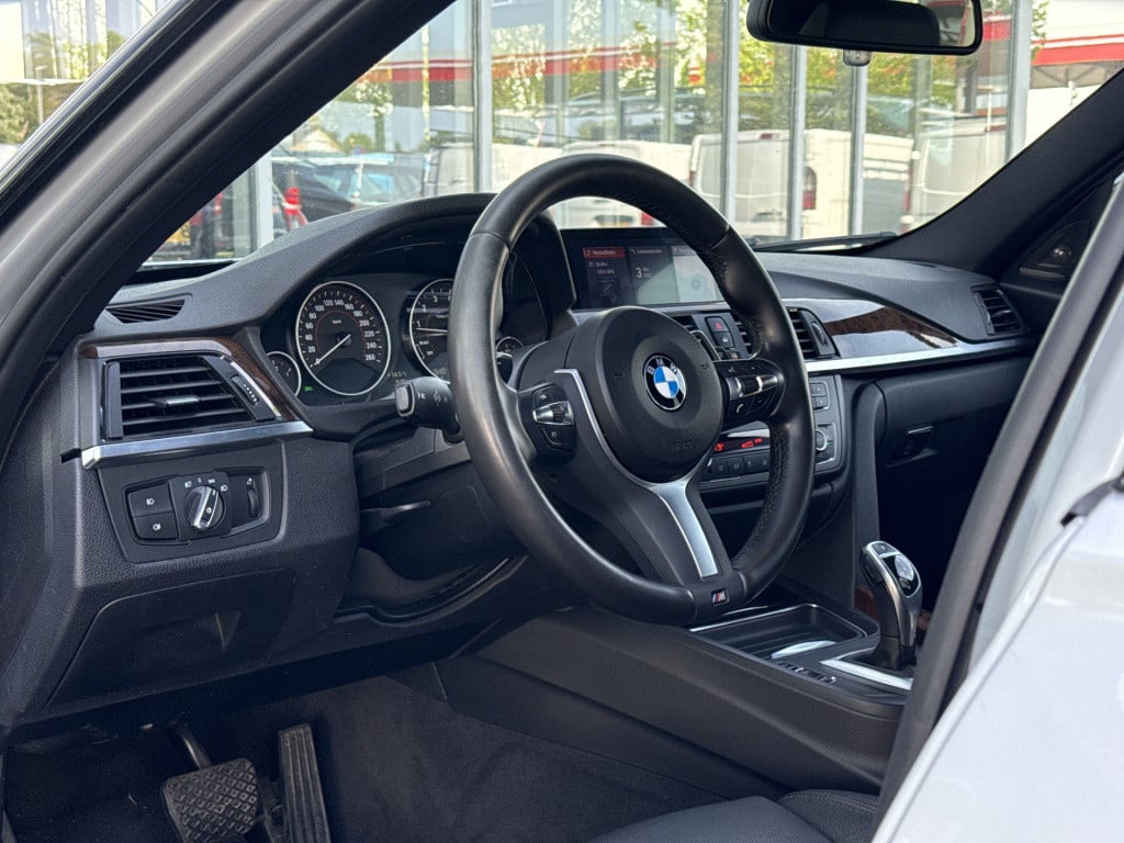 BMW 3-serie 320i high executive m sport | nl-auto | dealer ond. | m perform