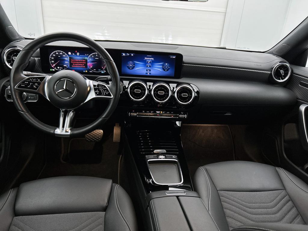 Mercedes-Benz Cla 180 business line | trekhaak | cruise control | stoelverw