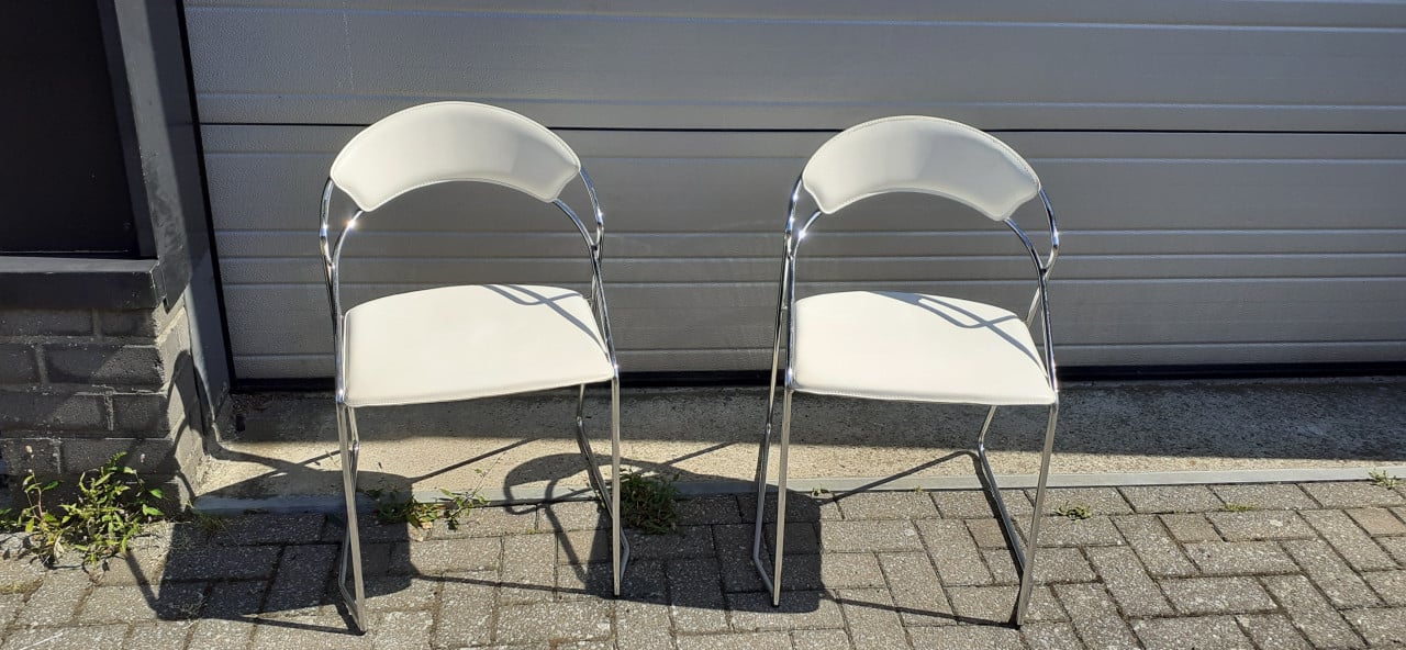 4 x Eetkamerstoelen met extra losse kussens & Zit-zak