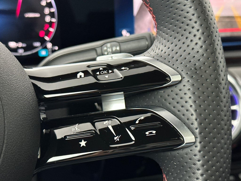 Mercedes-Benz A-Klasse 250 e amg line | automaat | lage km stand! | apple c