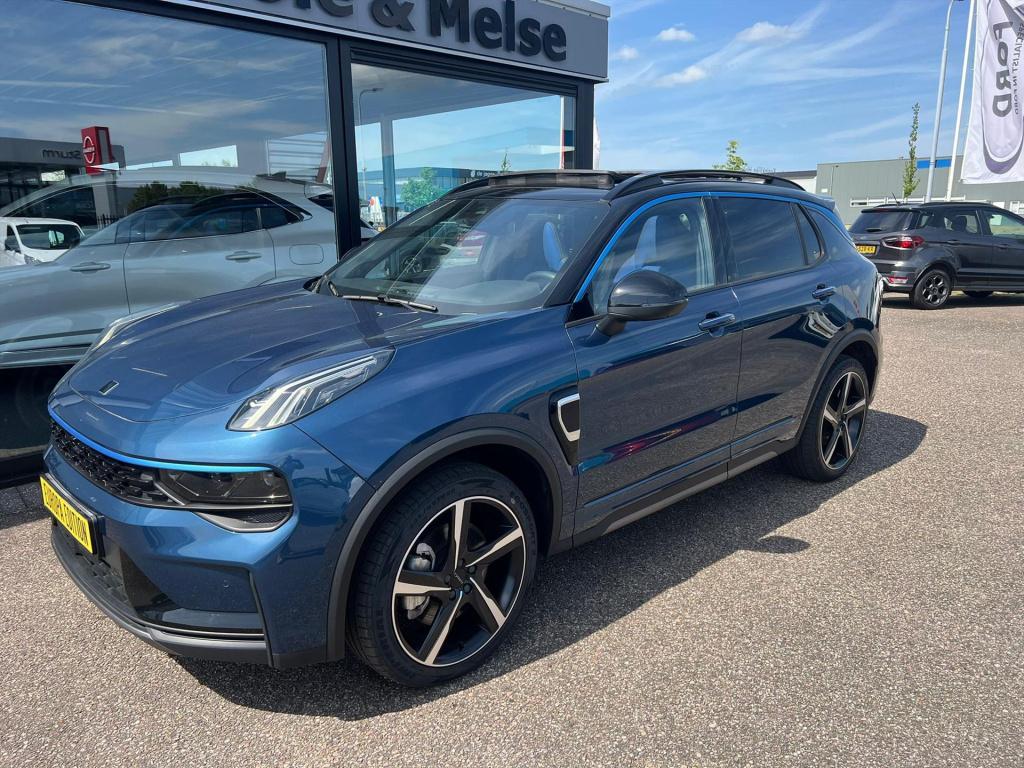 Lynk & Co 01 1.5 261pk phev 7dcth , panodak ,360gr camera , adaptive cc , c
