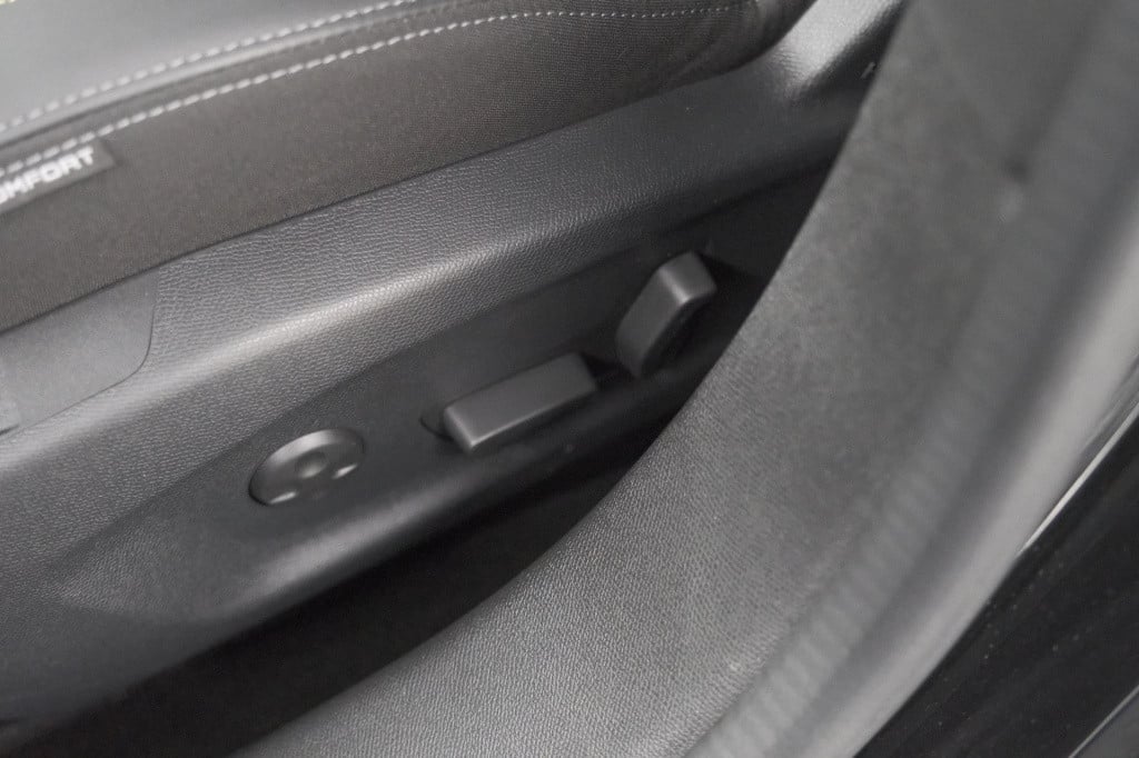 Peugeot 408 puretech gt 130 eat8 | 360 camera | rgr comfortstoelen | elektr