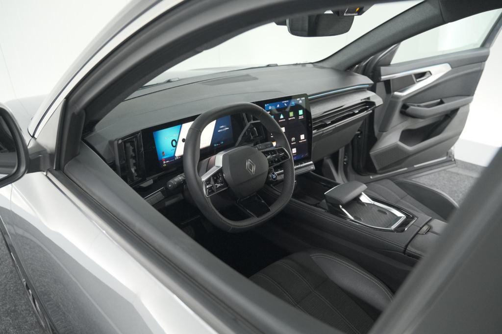 Renault Austral 1.2 e-tech full hybrid 200 techno | 360 camera | panoramada