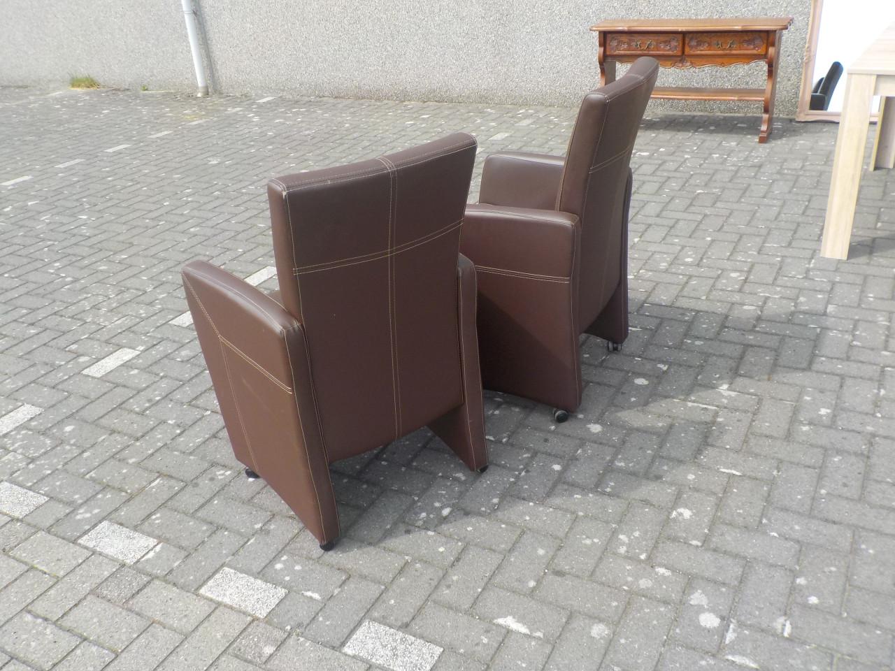 2 mooie kwaliterit leren bruine fauteuils setprijs 135 euro