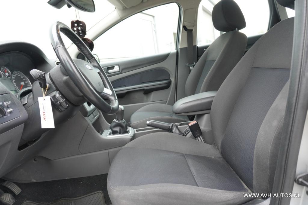 Ford Focus wagon 1.6-16v futura