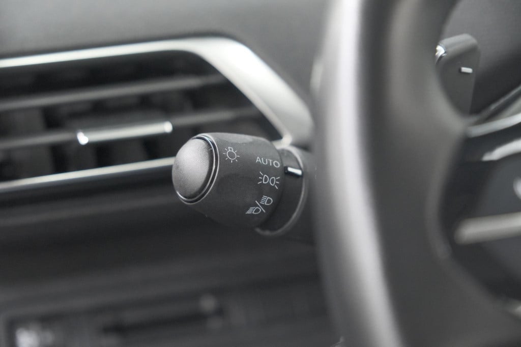 Peugeot 5008 puretech 130 eat8 active | 7 zitplaatsen | camera | navigatie 