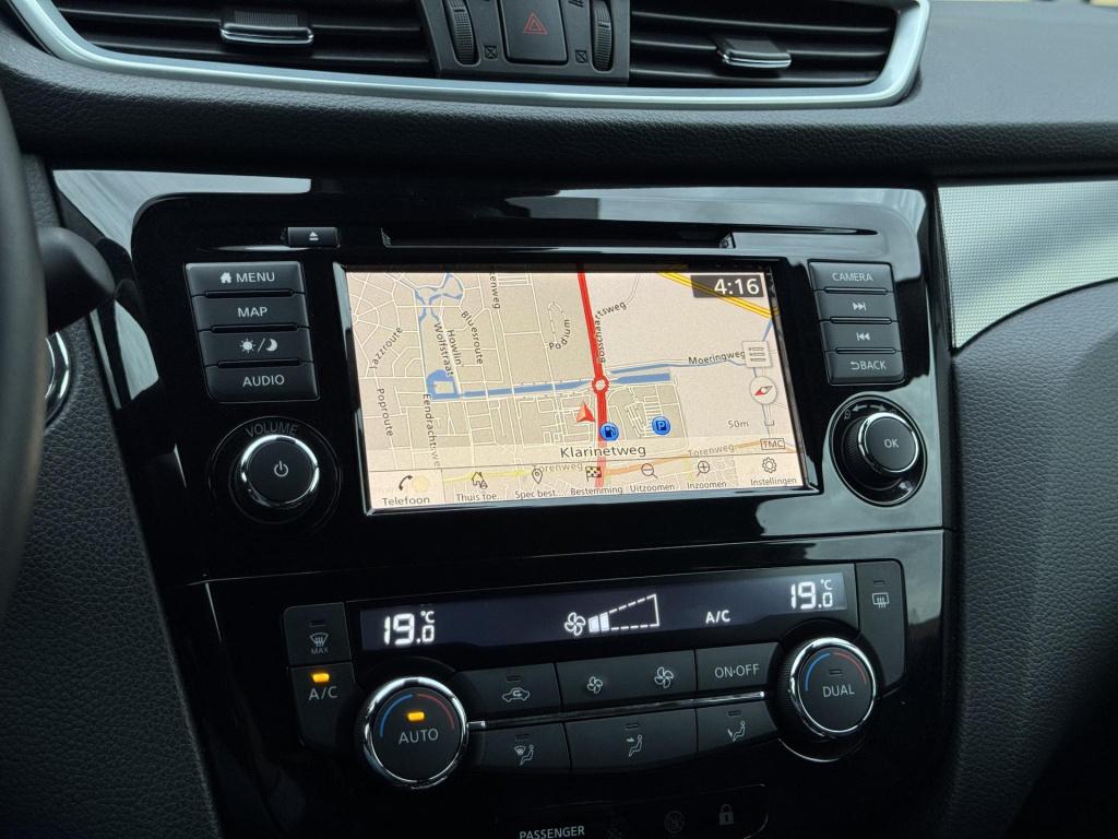 Nissan Qashqai 1.3 dig-t premium edition automaat incl. trekhaak!