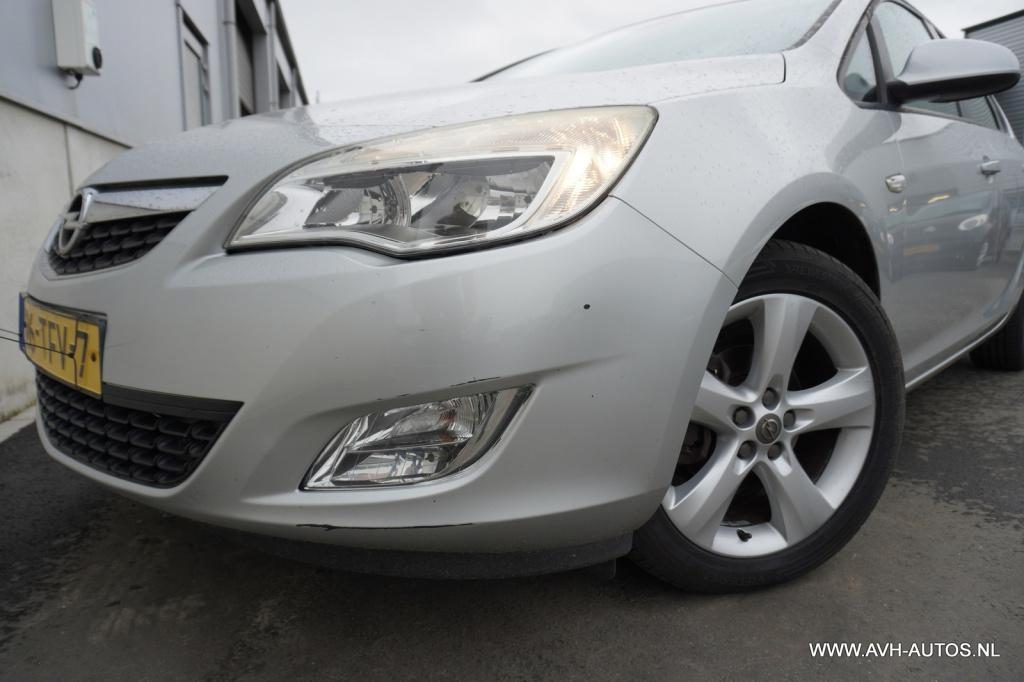 Opel Astra 1.4 turbo edition