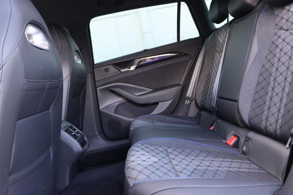 Volkswagen Passat variant 1.5 etsi r-line business dsg7 150pk ergo stoel | 