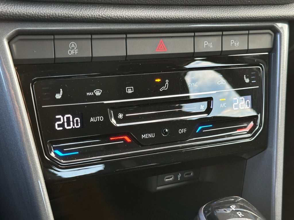 Volkswagen T-roc 1.5 tsi 150pk dsg style carplay | camera | keyless | elek.