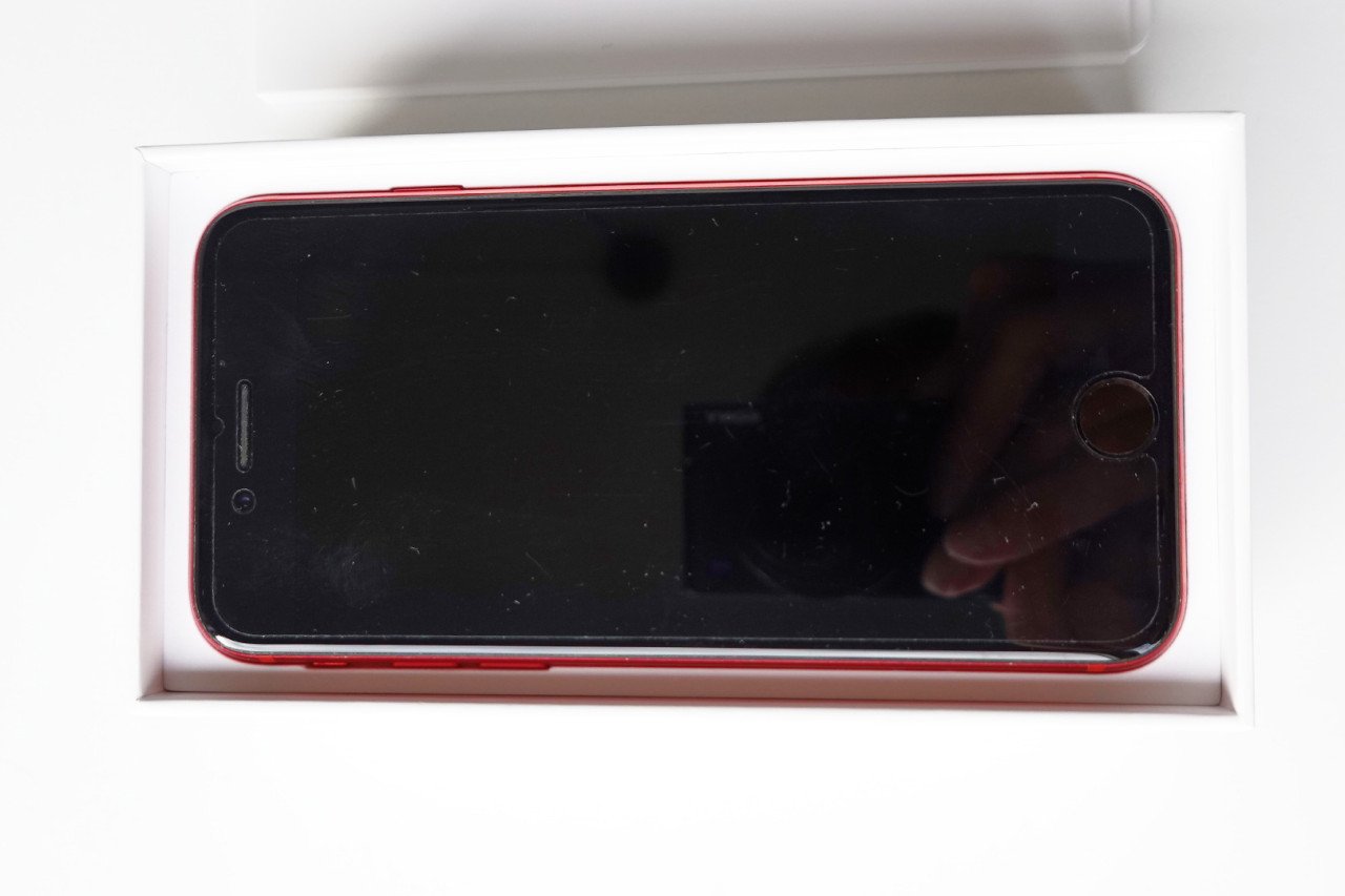 Iphone se rood 2020 64 GB
