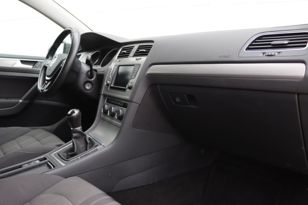 Volkswagen Golf variant 1.0 tsi business edition connected