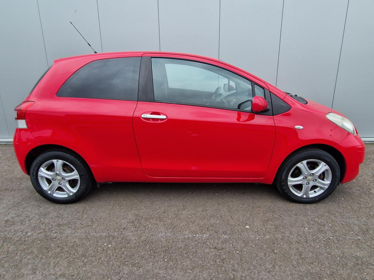 Toyota Yaris 1.0 VVTi Cool