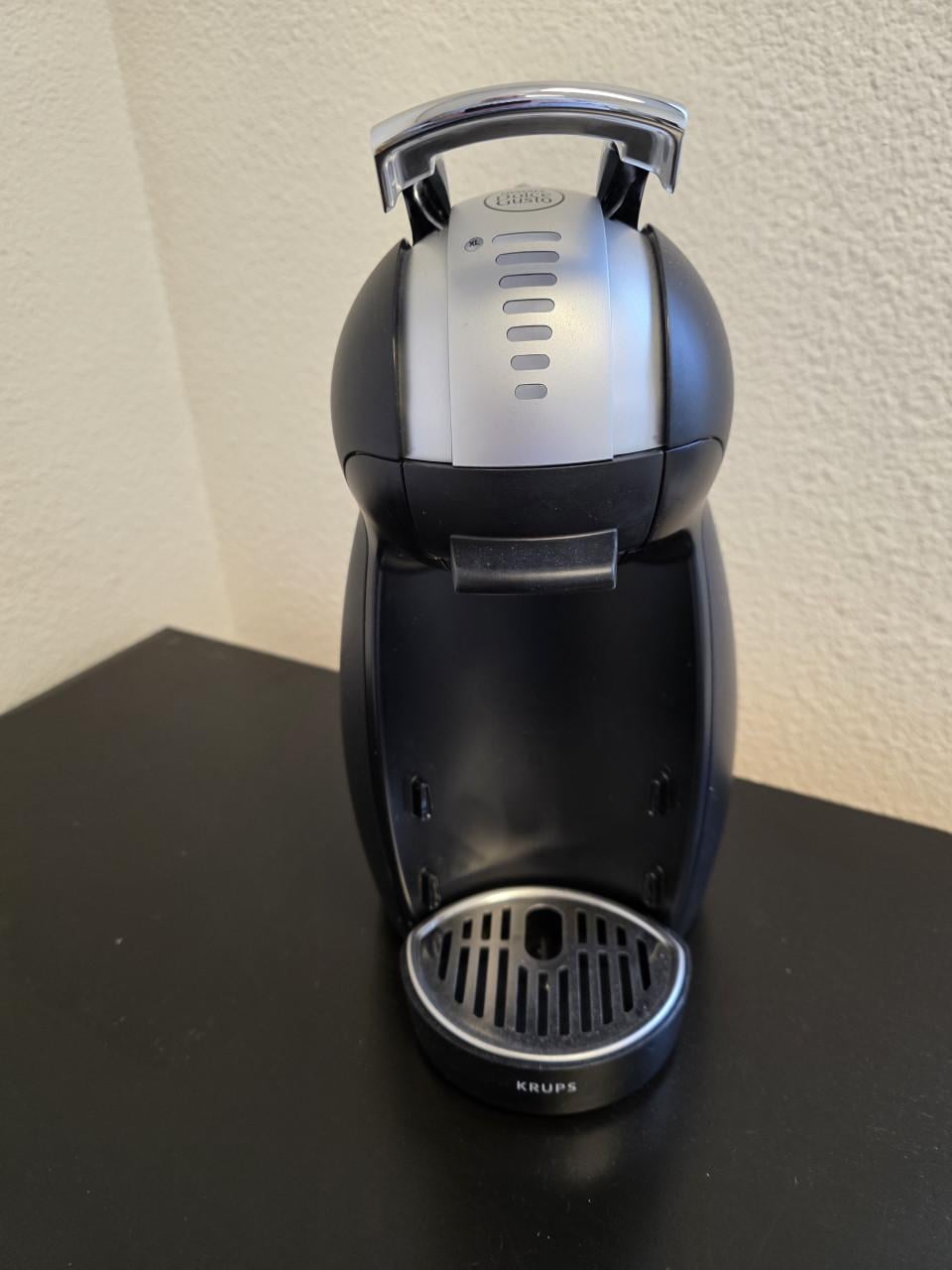 Krups Nescafé Doce Gusto Piccolo koffiezetapparaat zo goed als nieuw